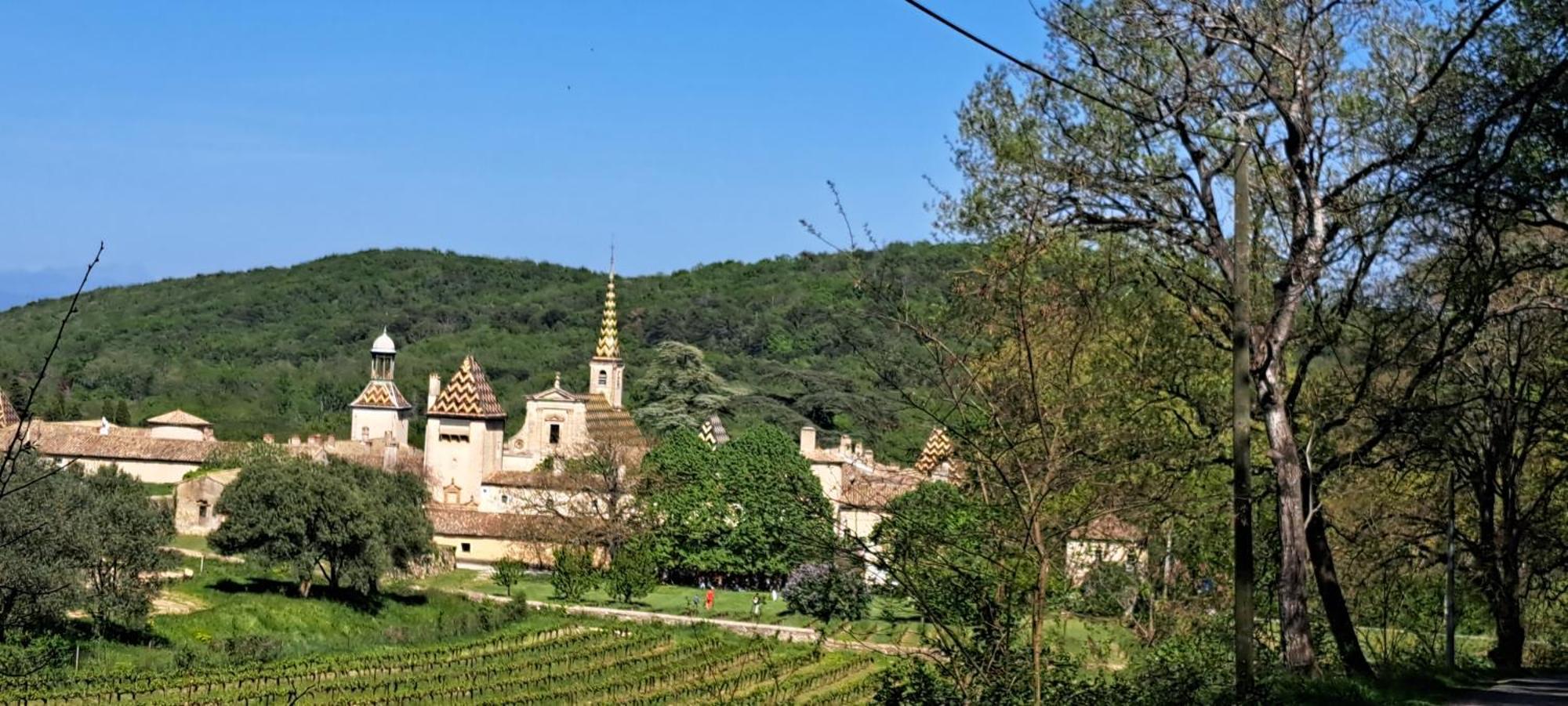 Le Mas Du Lac Uzès Exteriör bild
